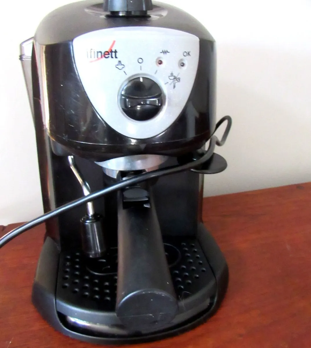 Air Fryer, Coffee Machine & Pressure Cooker - Image 4