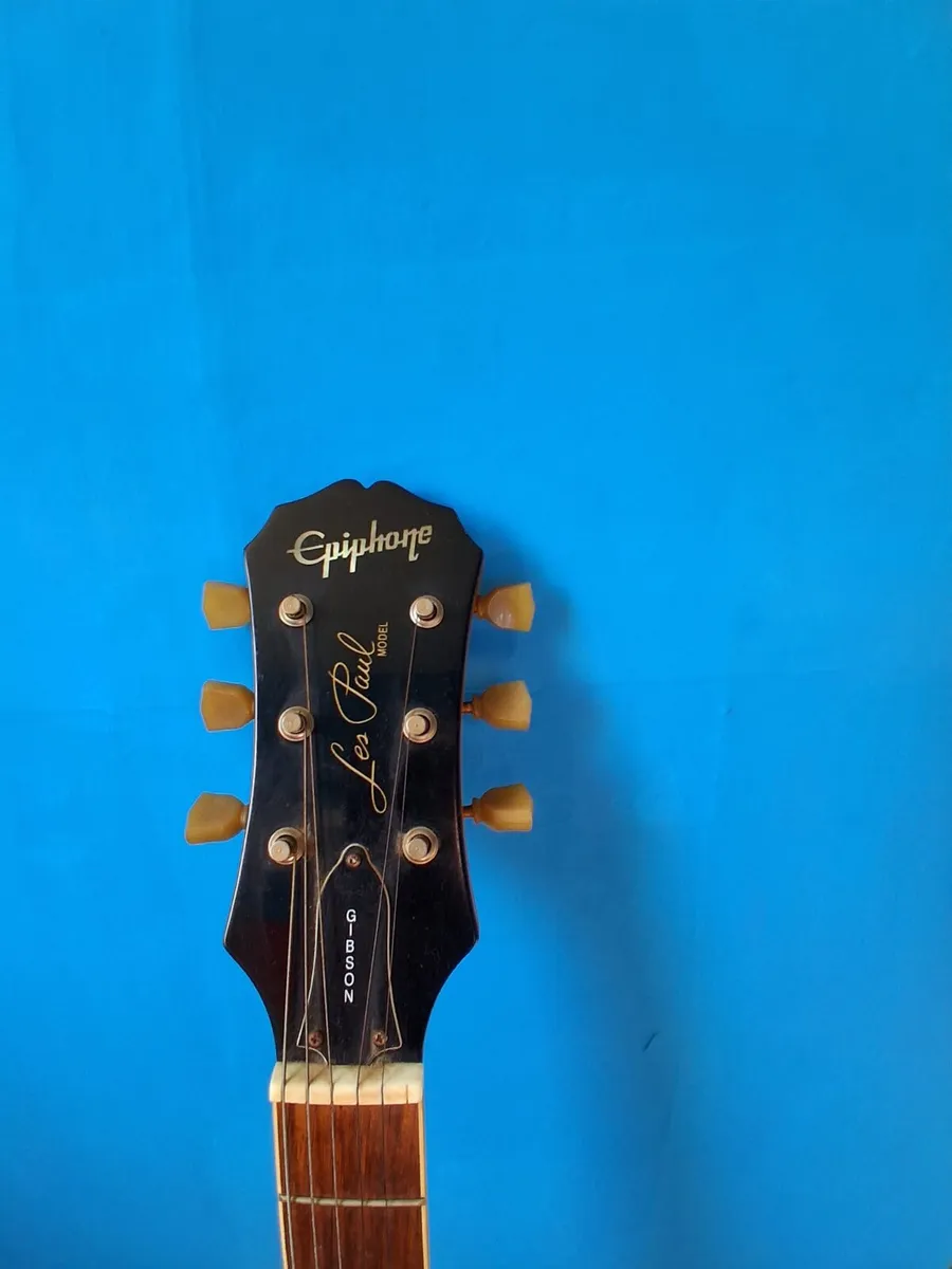 Electric guitar - Image 2