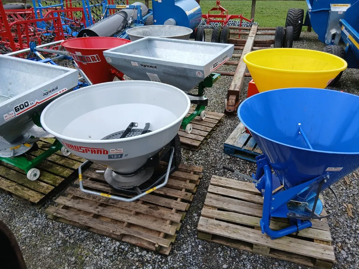 SELECTION SINGLE DISC FERT SPREADERS - Image 1