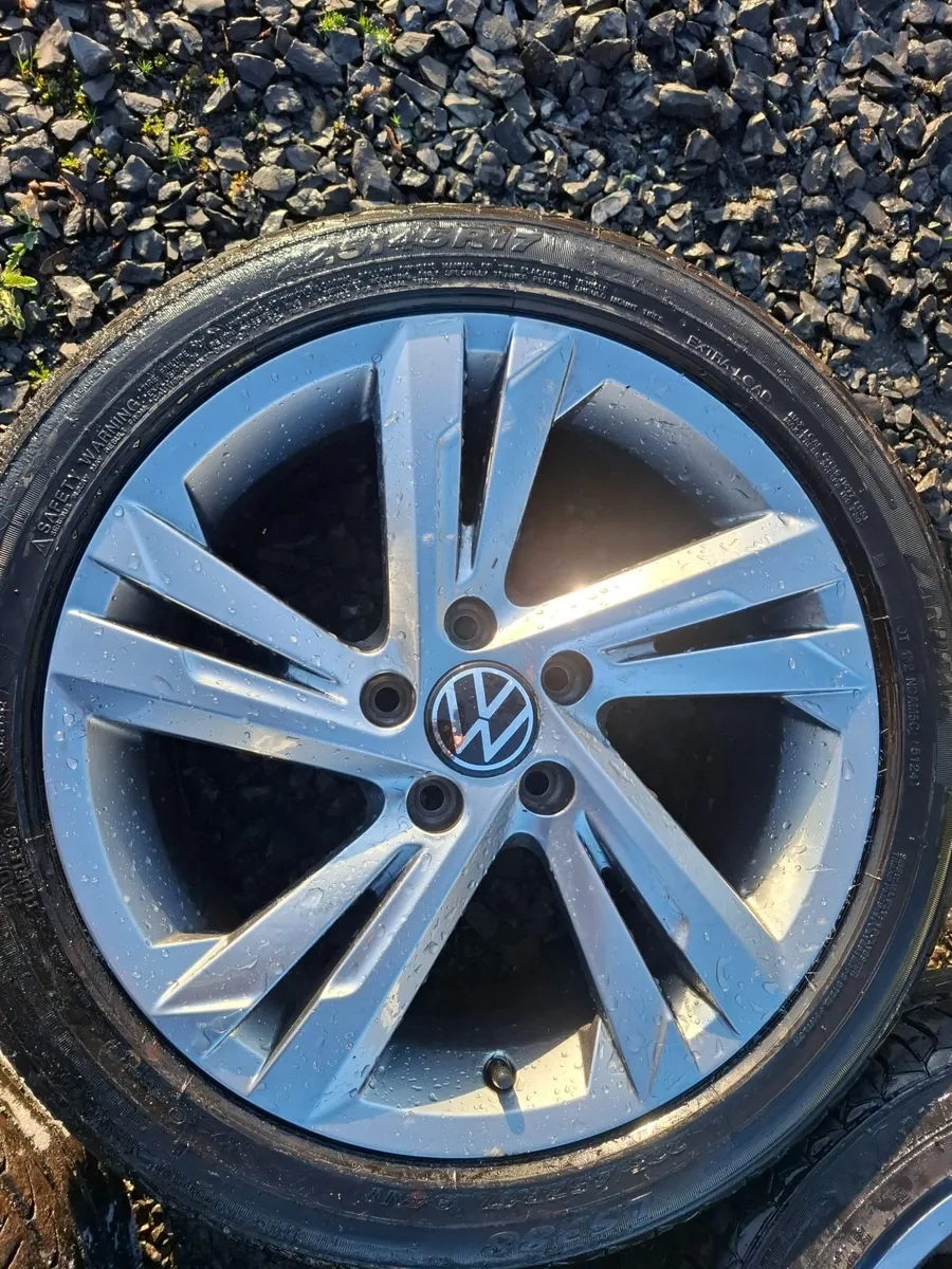 17" Genuine Vw Valencia Alloys with tyres - Image 2