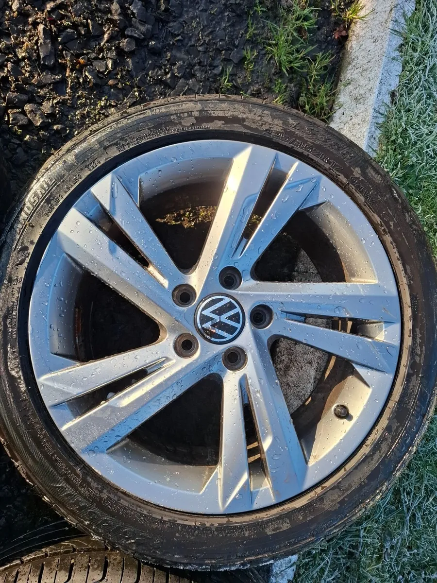 17" Genuine Vw Valencia Alloys with tyres - Image 3