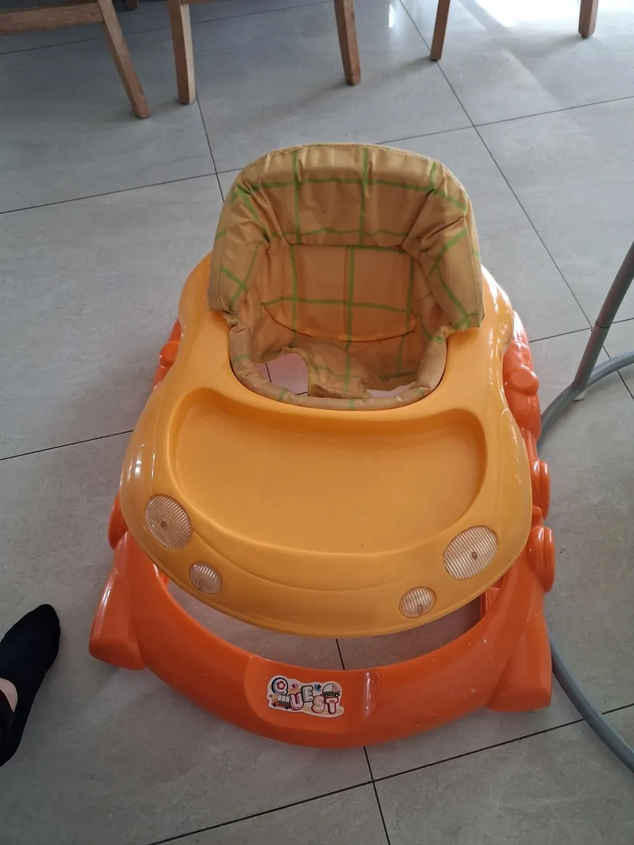 Jumparoo and walker - Image 3