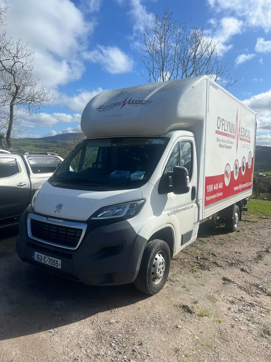 Peugeot Boxer Luton box van - Image 1