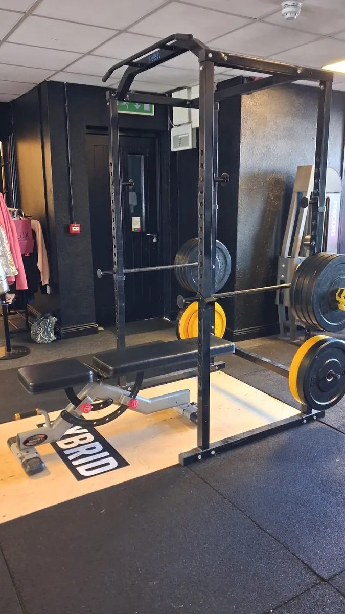 Squat cage and bench - Image 1