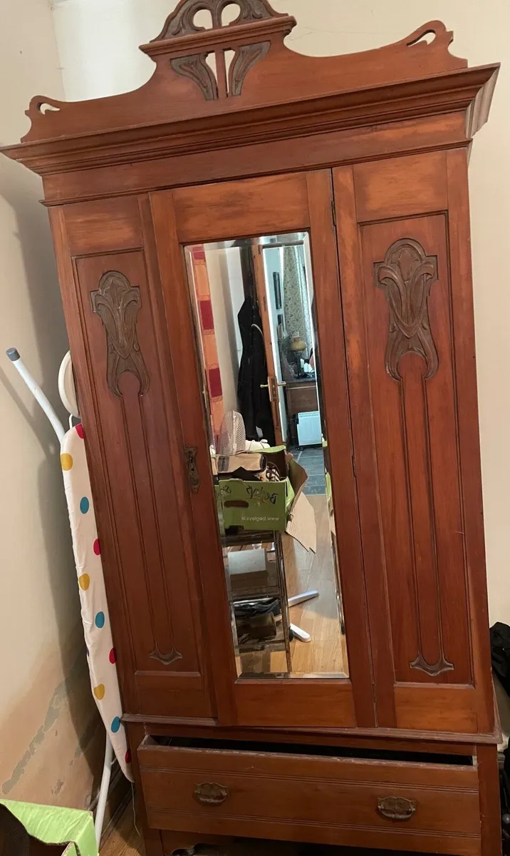 Antique wardrobe & dressing table - Image 1