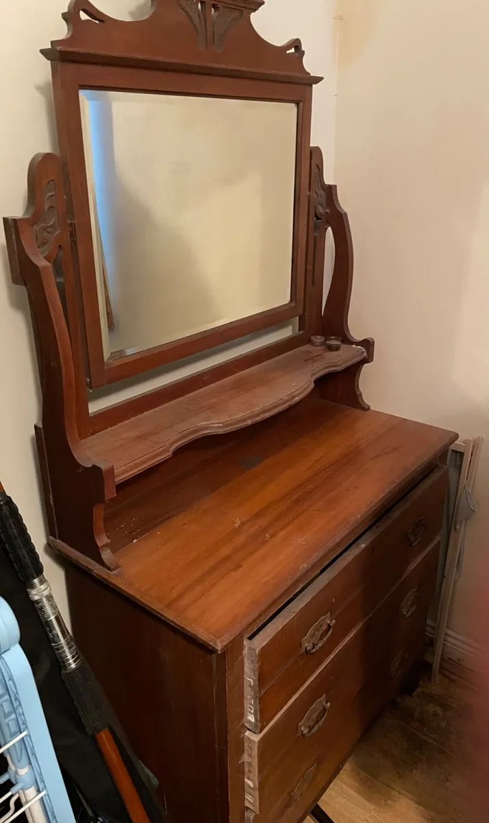 Antique wardrobe & dressing table - Image 2