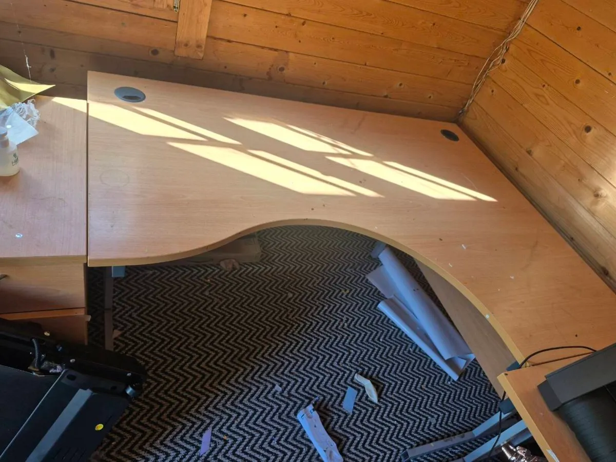 Office desks - Image 2