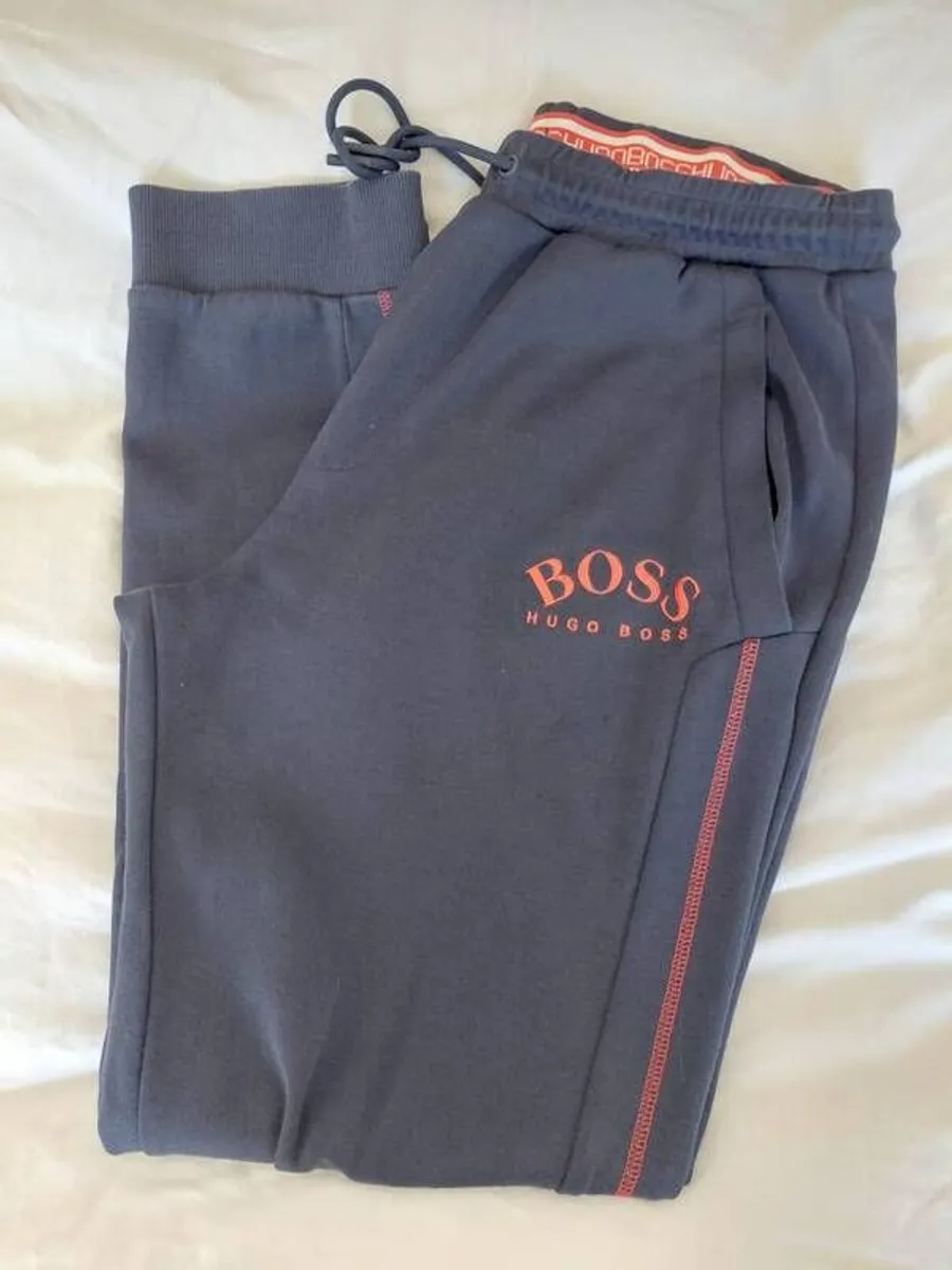 Boss Tracksuit Sz L Genuine - Image 2