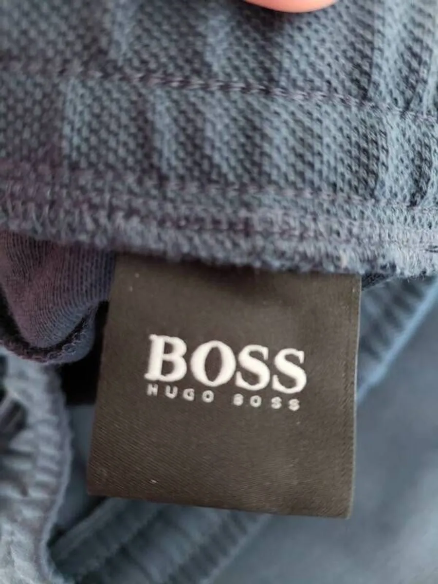 Boss Tracksuit Sz L Genuine - Image 4