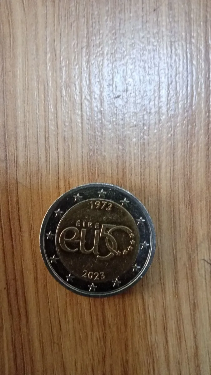 2 Euro Coin with 1973 printed on back - Image 1