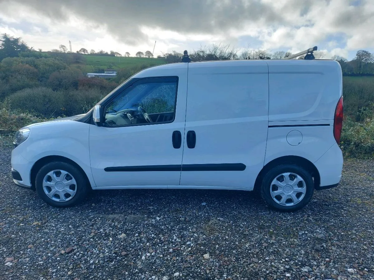 171 fiat doblo 1.3dsl Doe,147km,clean van - Image 4