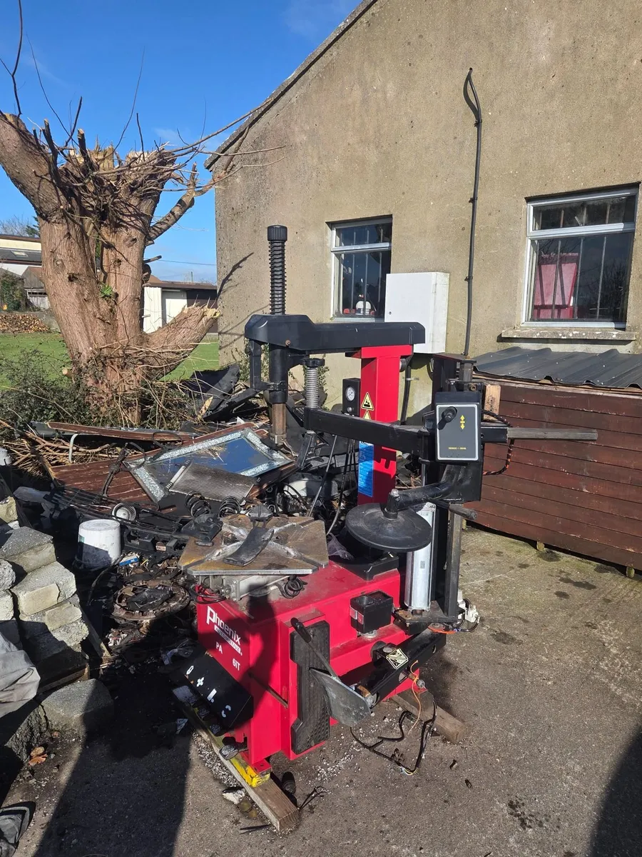 Tyre Changer with assist Arms for run flats - Image 2