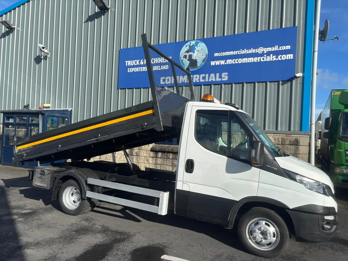 For Sale: 2016 Iveco Tipper - Image 2
