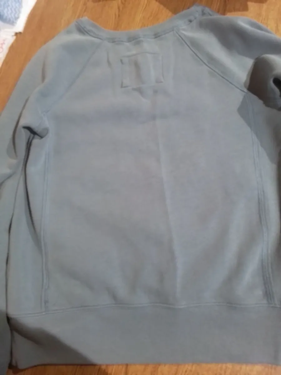 Abercrombie & Fitch sweatshirt - Image 4