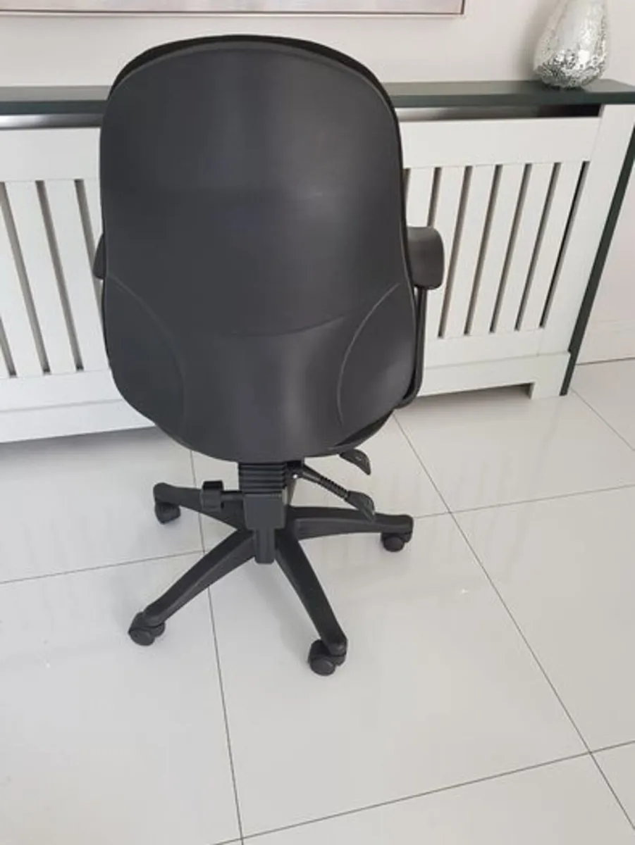 Office Chair - Image 4