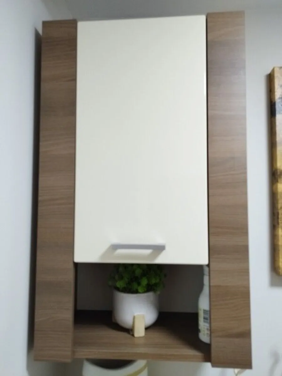 Bathroom furniture - Image 1