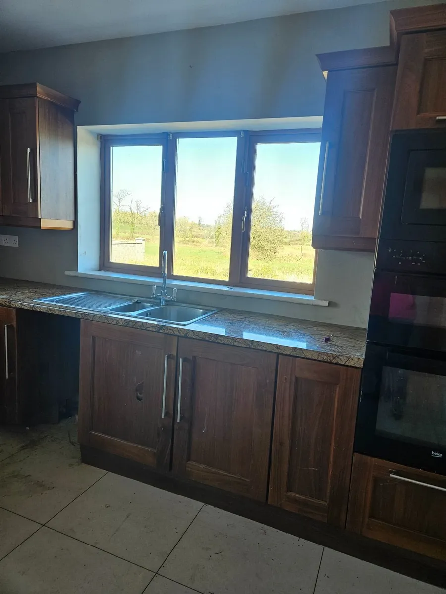 Full kitchen for sale - Image 2