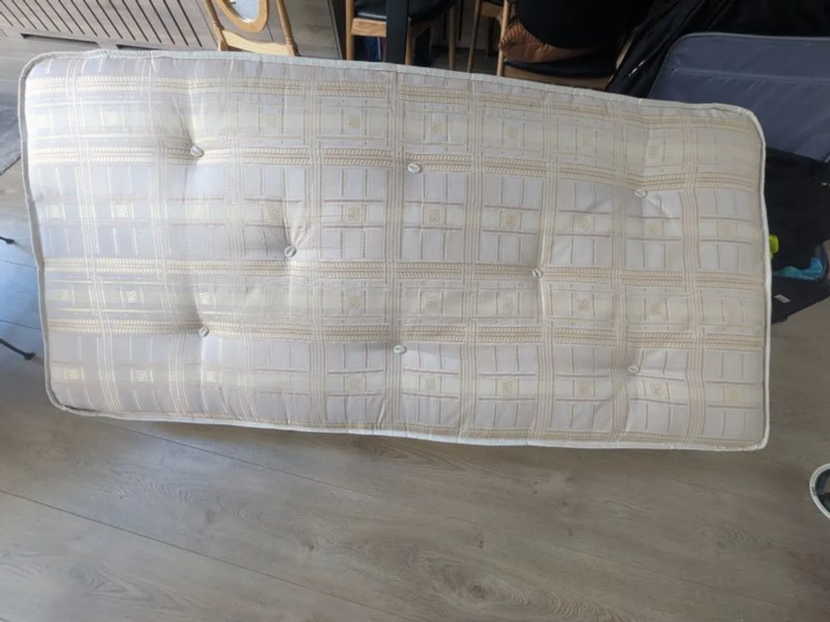 Free 2x Mattresses - Image 1