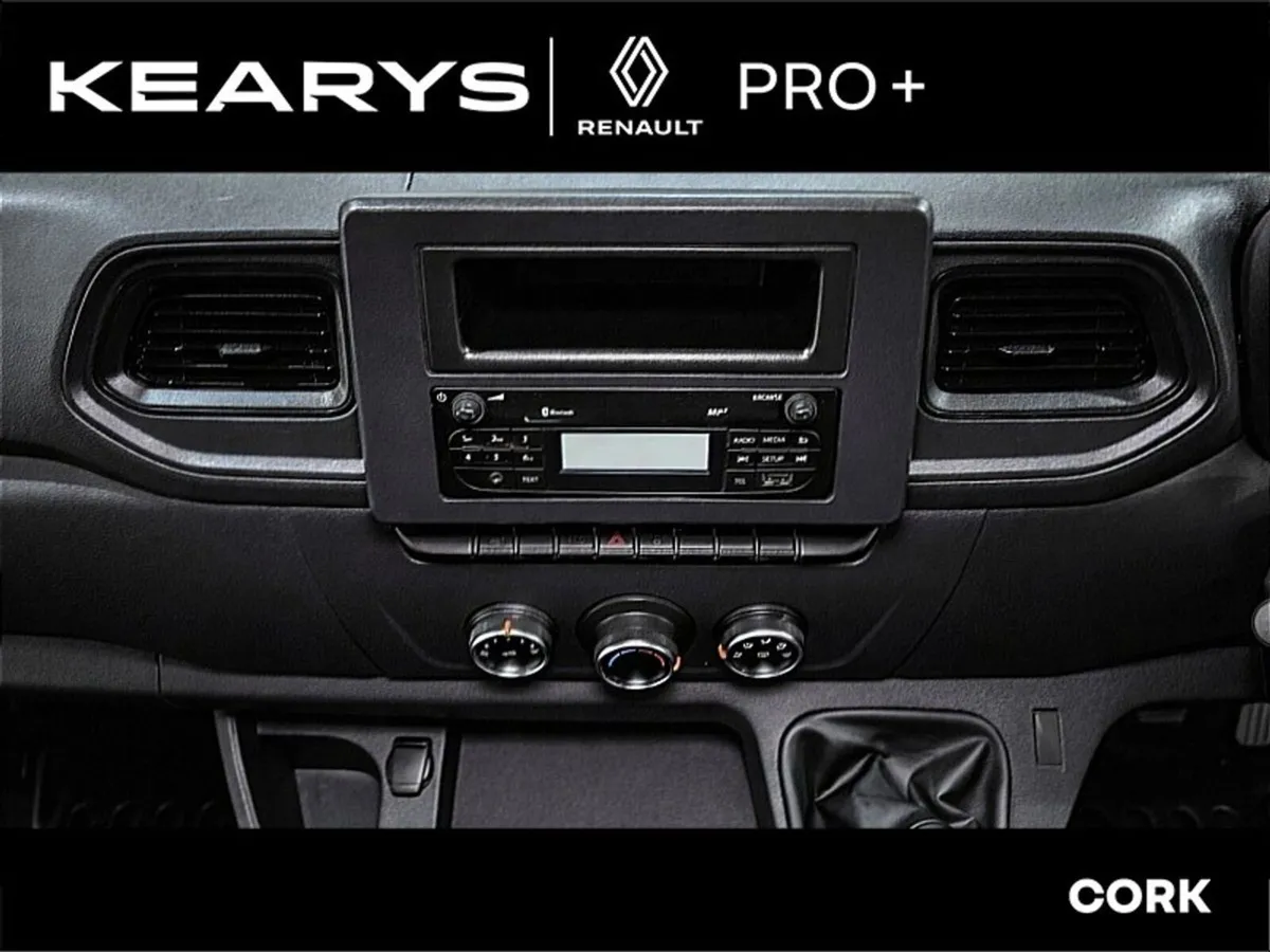 Renault Master FWD LM35 Blue dCi 135 Business MY22 - Image 4