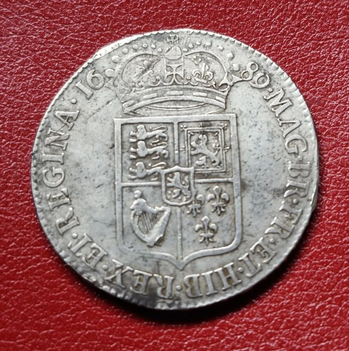 Great Britain 1689 Half Crown Silver Coin: William and Mary-1st bust/ 1st shield - Image 1