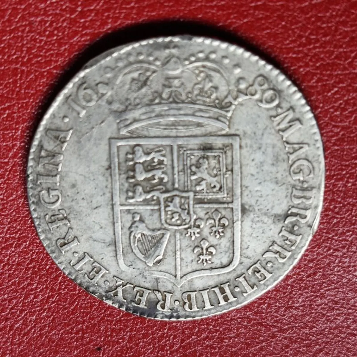 Great Britain 1689 Half Crown Silver Coin: William and Mary-1st bust/ 1st shield - Image 2