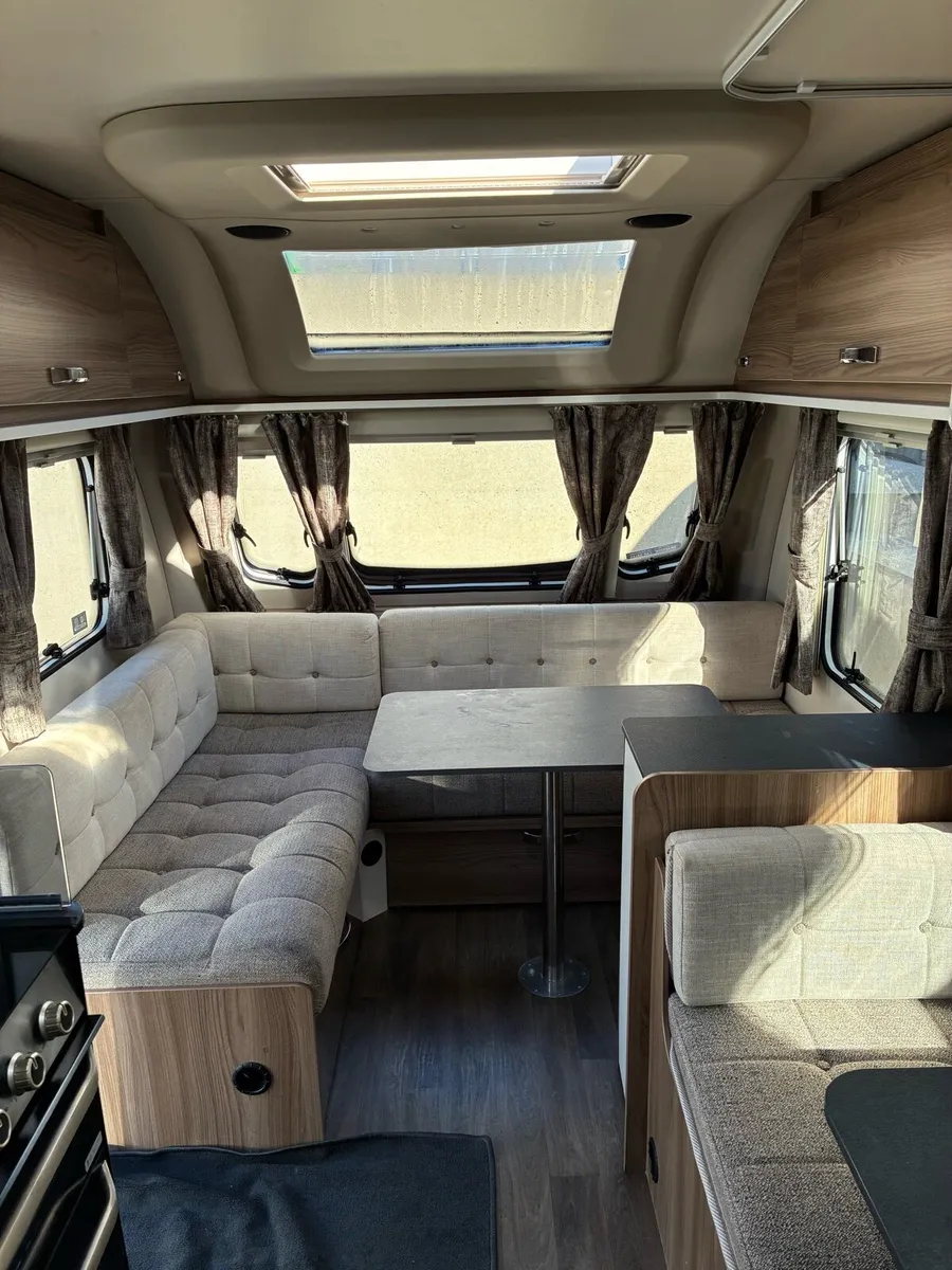 Swift sprite Quattro 8ft wide fixed bed - Image 3