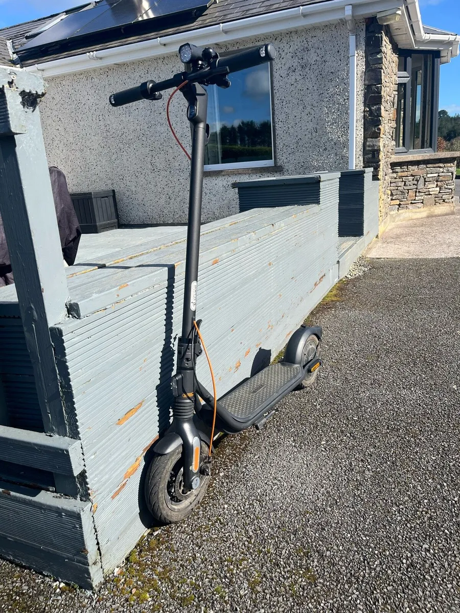 Segway Ninebot E-scooter F2 pro - Image 2