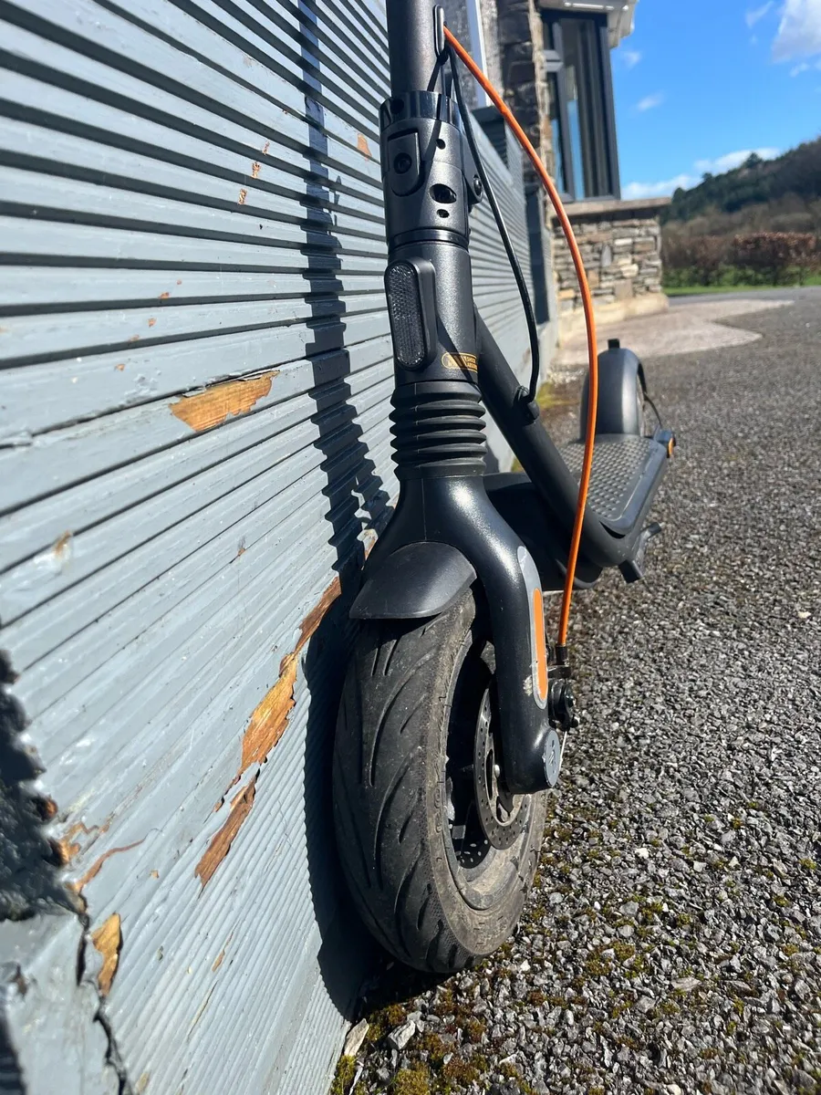 Segway Ninebot E-scooter F2 pro - Image 4