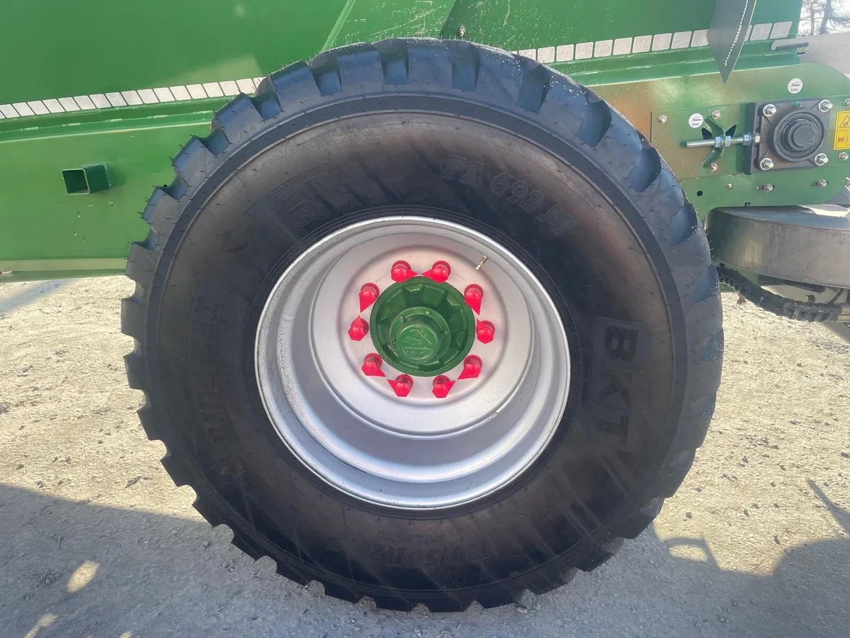 Spreadpoint SP400 6 Ton Lime Spreader - In Stock - Image 4