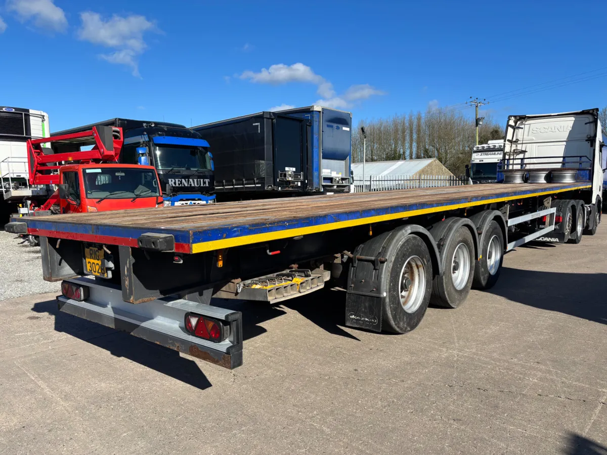 2013 Montracon 13.6 Flat Twist locks Posts Drum - Image 1