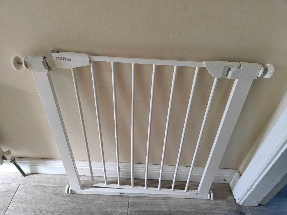 Noma pressure fit stair gate - Image 4