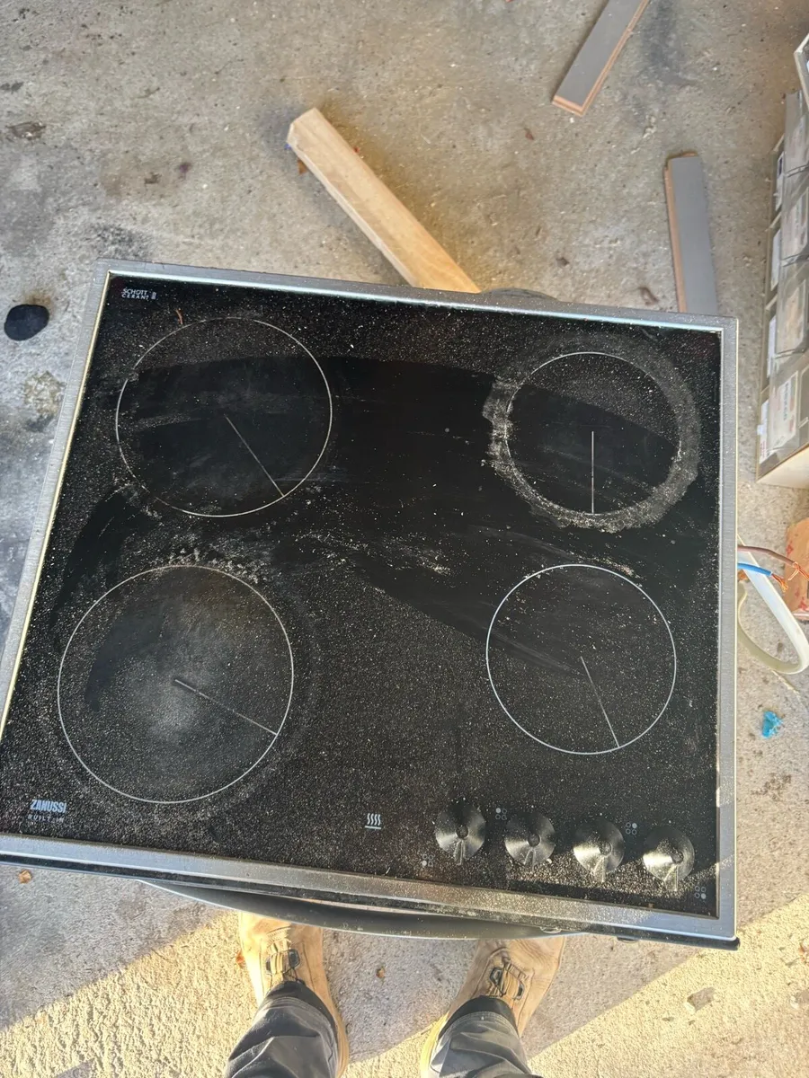 Induction hob and oven - Image 2
