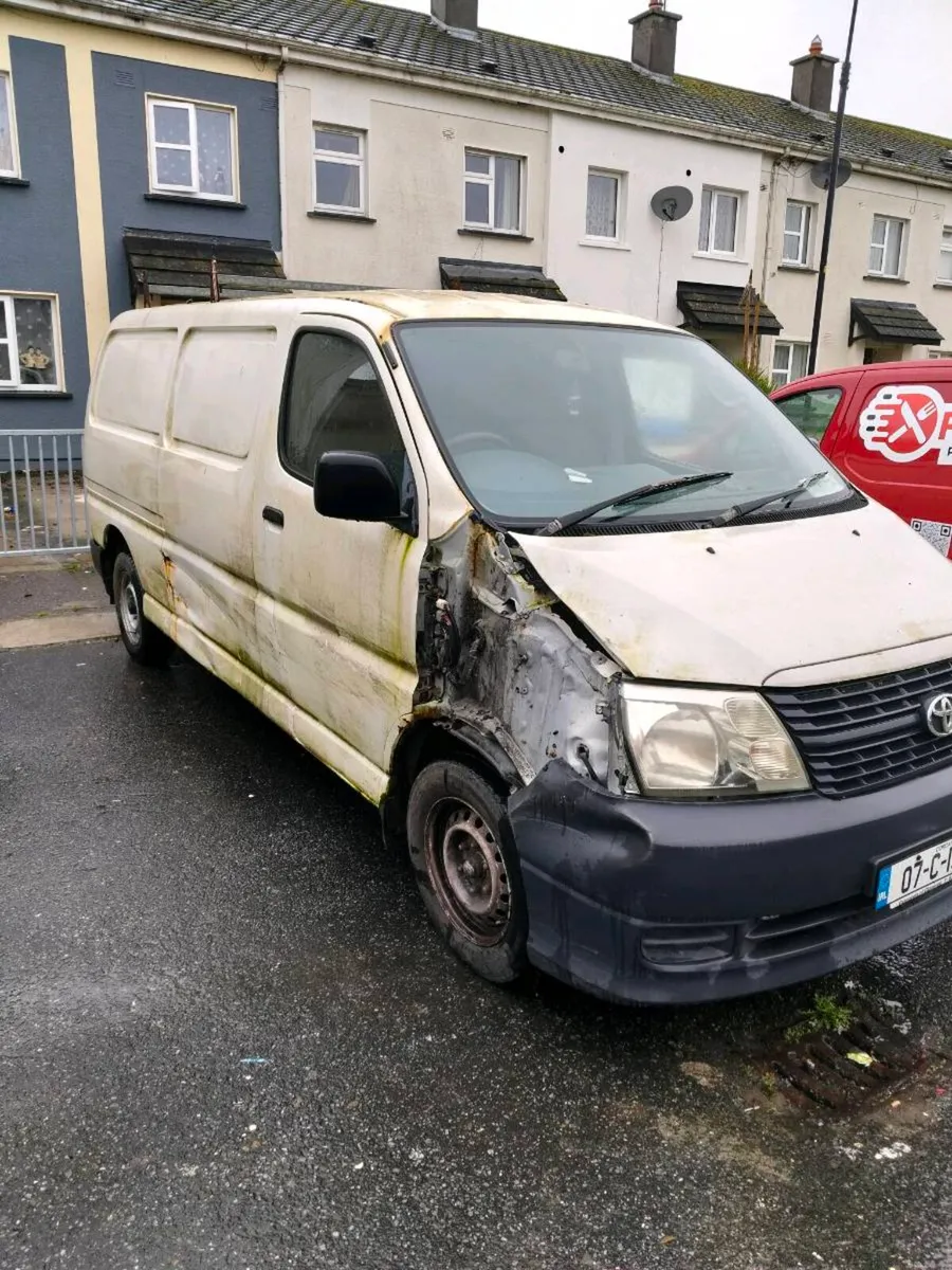 Toyota hiace - Image 2