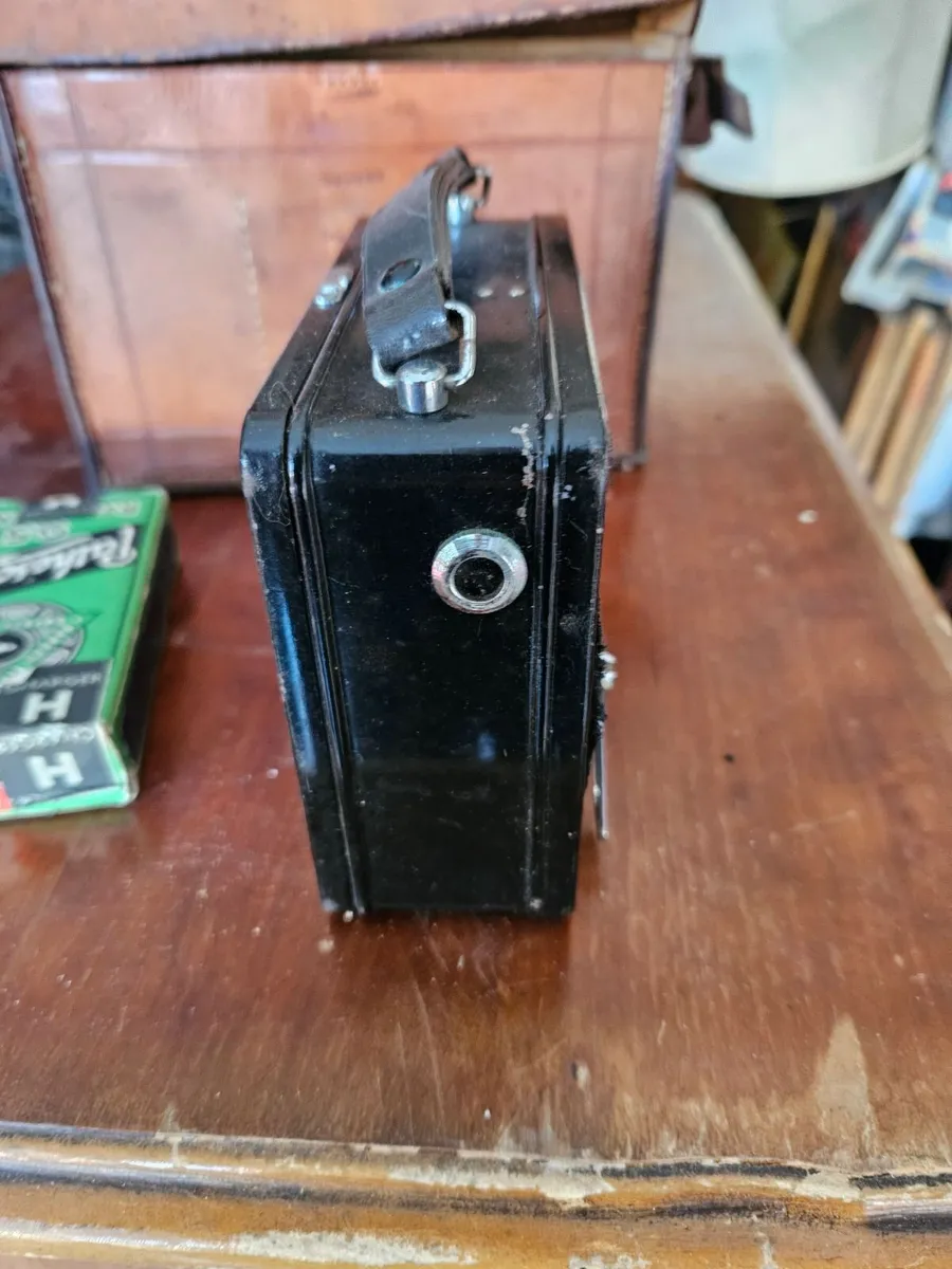 Vintage Coronet Camera in Case - Image 2