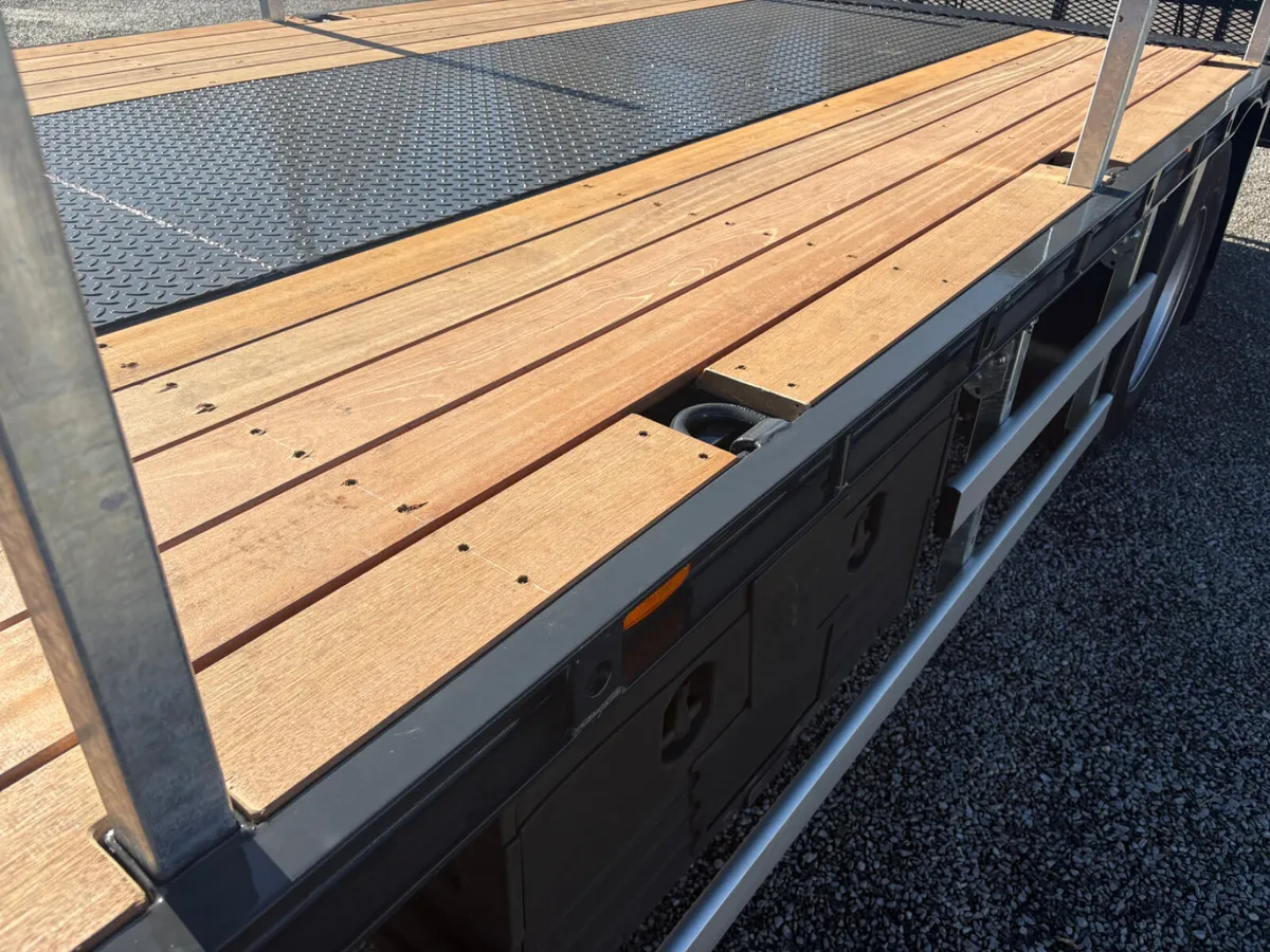 2017 Scania P250 18 Ton Beavertail - Image 4