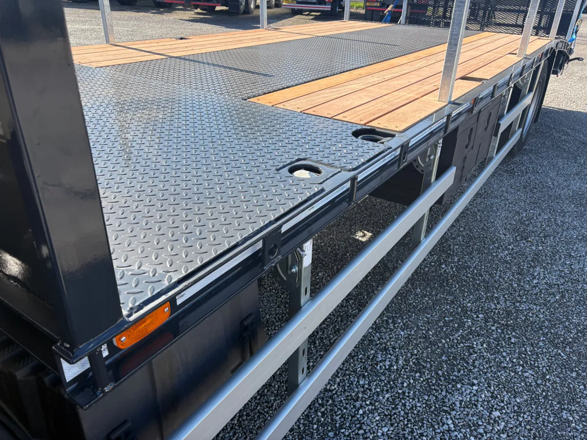 2017 Scania P250 18 Ton Beavertail - Image 3