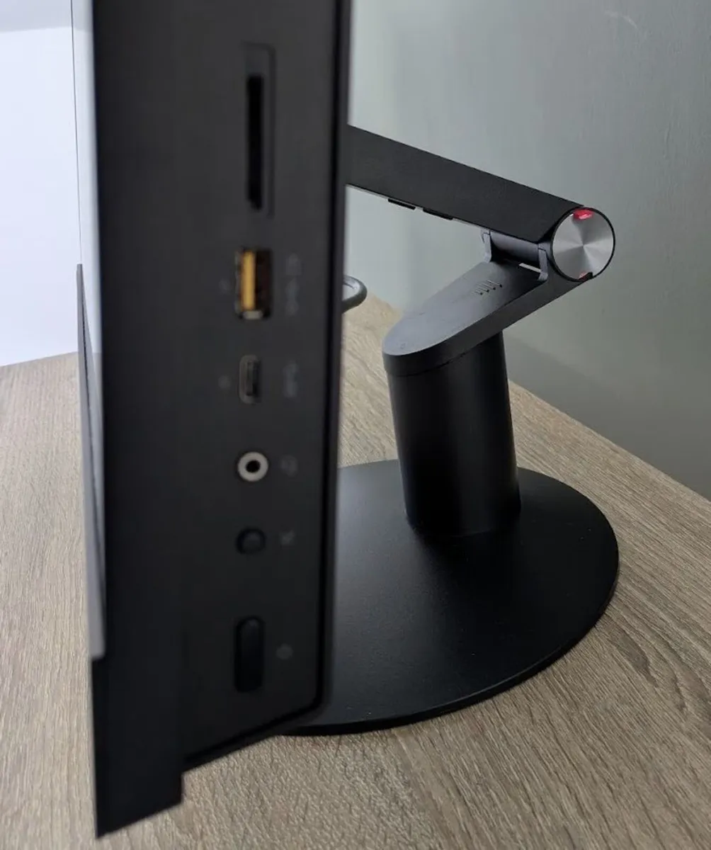 All in One PC Windows 11 i5 CPU Office 24 22" LCD - Image 2