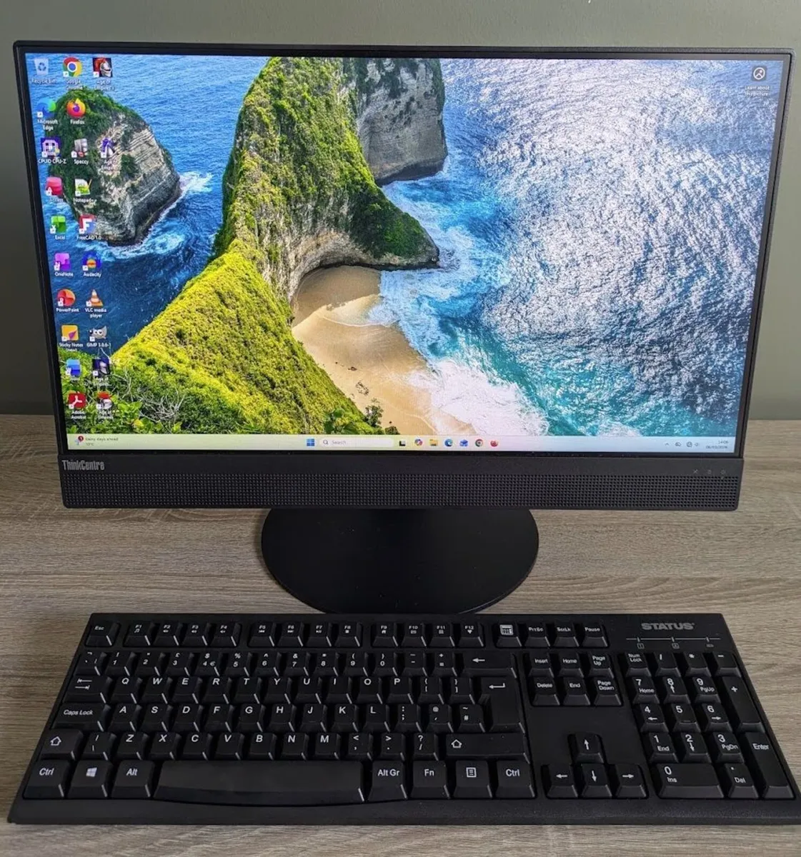 All in One PC Windows 11 i5 CPU Office 24 22" LCD - Image 1