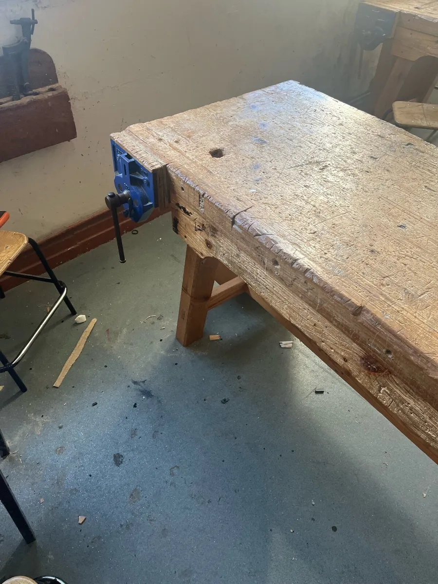 Wood working bench - Image 1