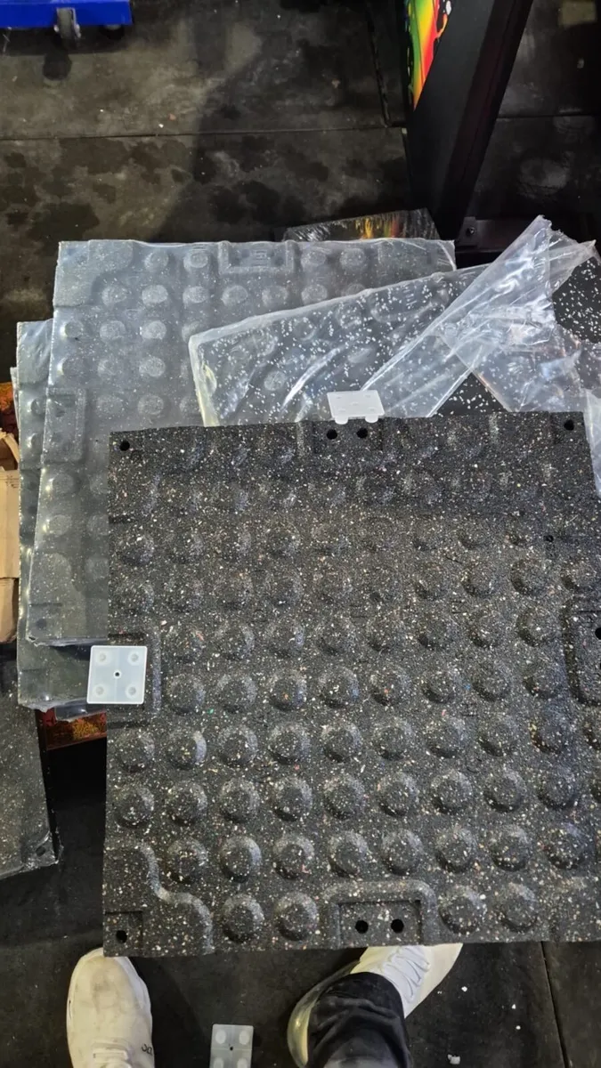 New easy clean gym flooring 4sq mtr 20mm - Image 4