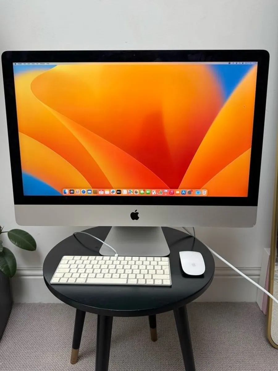 Lowest price. 2019 27-inch iMac excellent condition with Magic Mouse and keyboard Excellent Condition - Image 1
