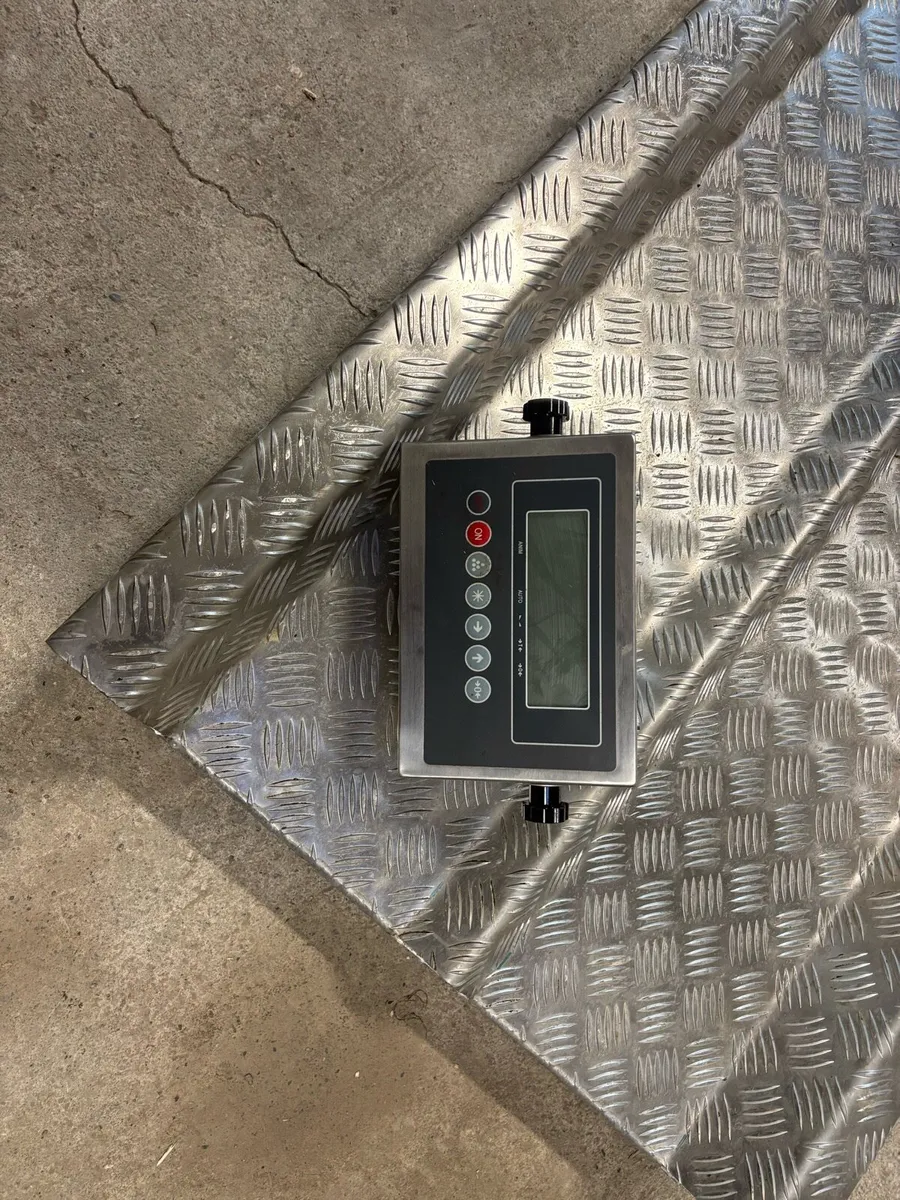 Weighing scales - Image 1