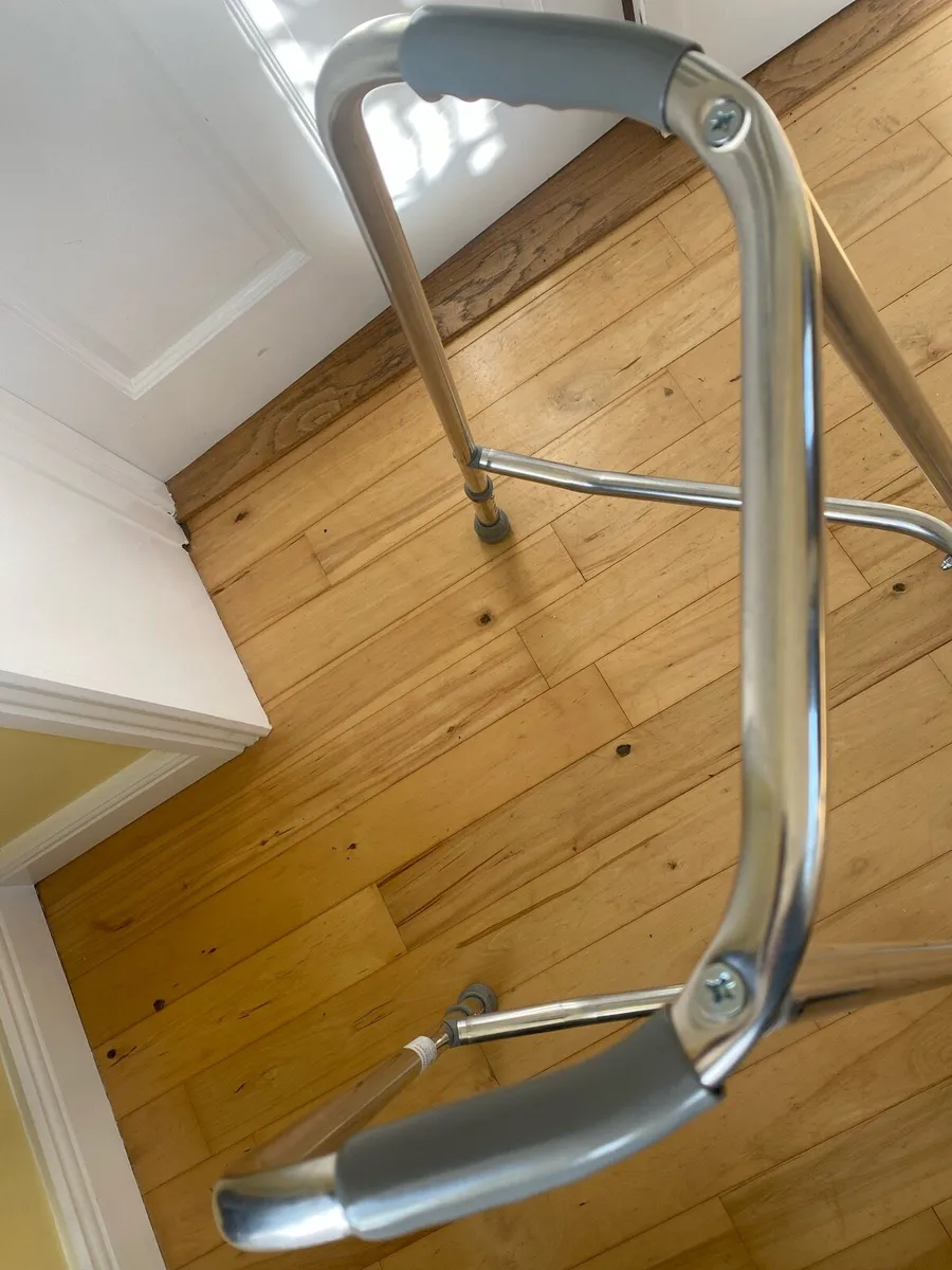 Walking aid - Image 3