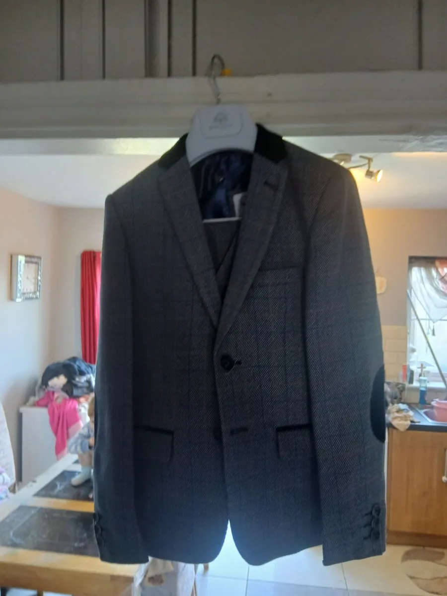 Communion suits - Image 2