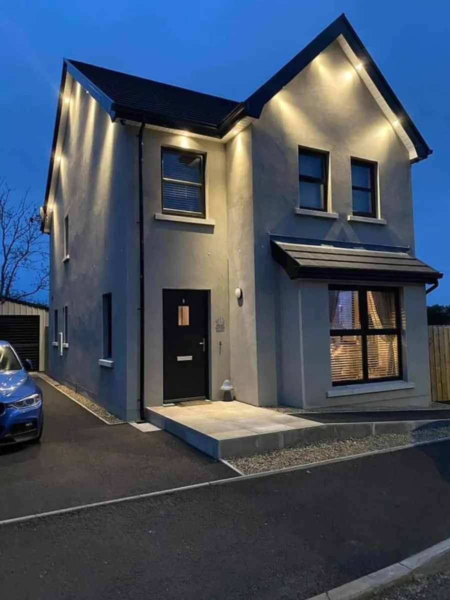 Outdoor lights and sockets - Image 2