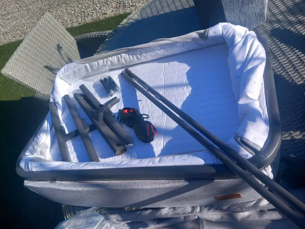 Baby Elegance Co Glide electric cot, fully working - Image 3