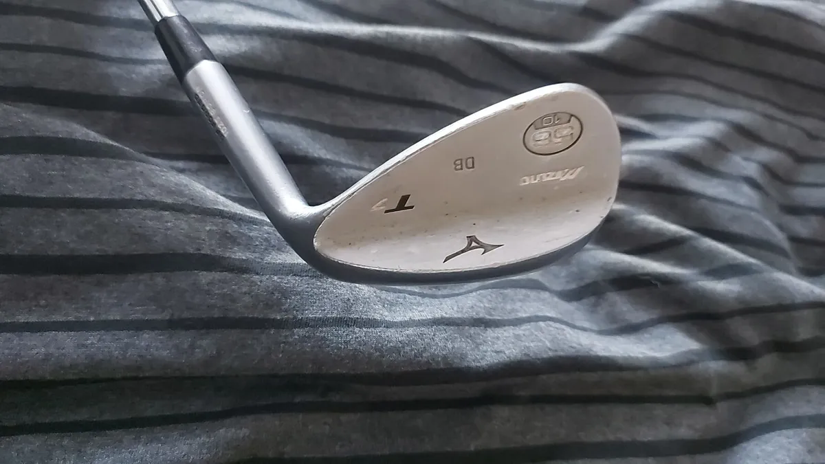 Mizuno wedge - Image 1