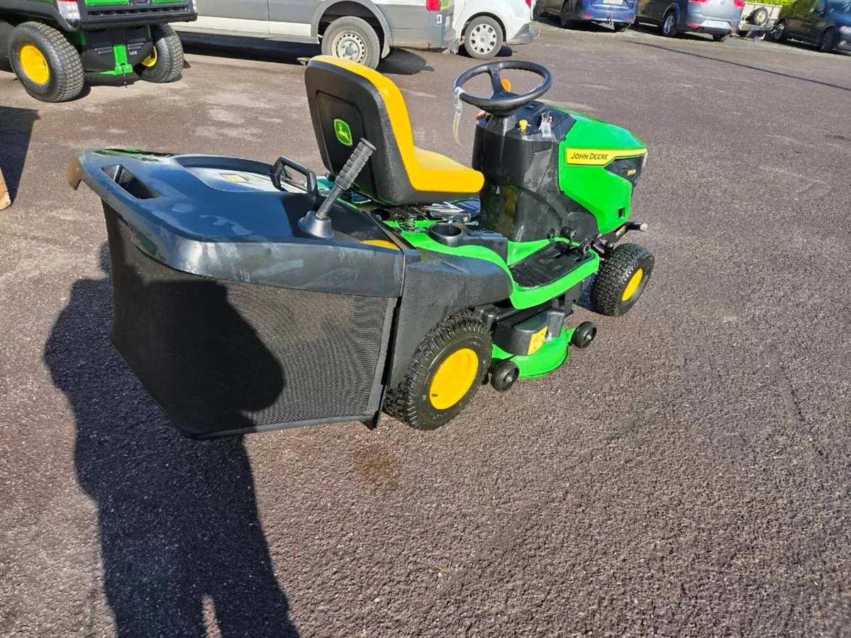John Deere X167R - Image 2