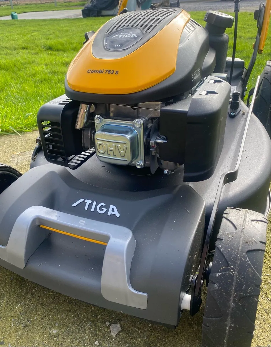 Petrol mower - Image 1