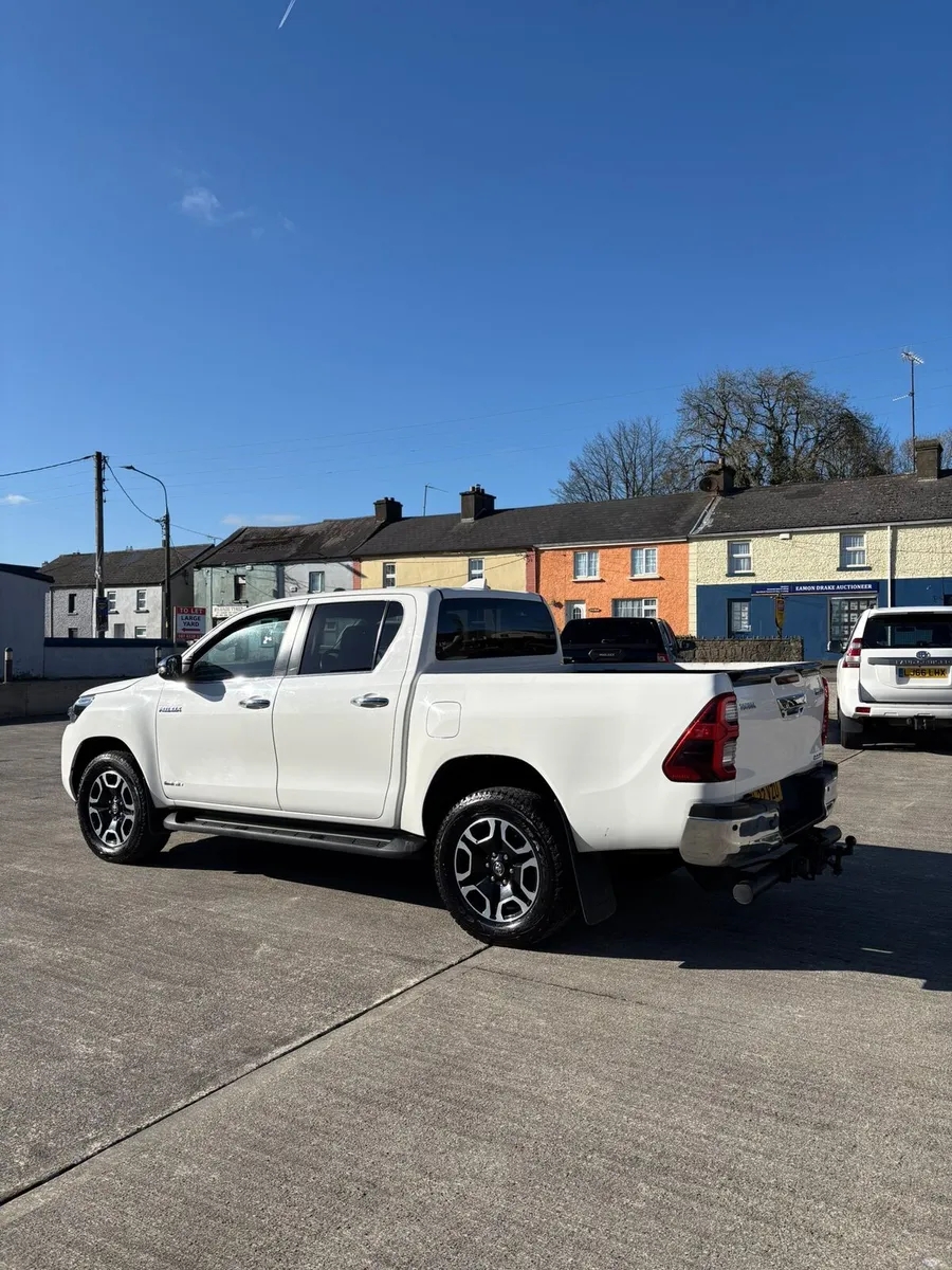 Toyota Hilux invincible 2022 - Image 3